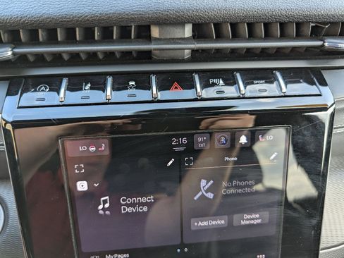 Used 2024 Jeep Grand Cherokee L Laredo image 25