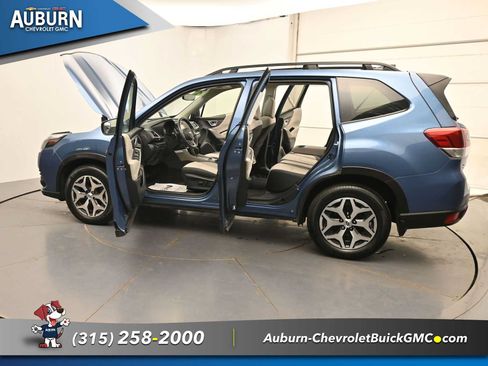 Used 2024 Subaru Forester Premium AWD/4WD image 39