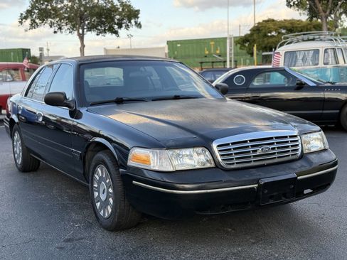 Used 2005 Ford Crown Victoria Police Interceptor image 8