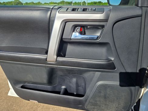 Used 2015 Toyota 4Runner SR5 RWD image 26