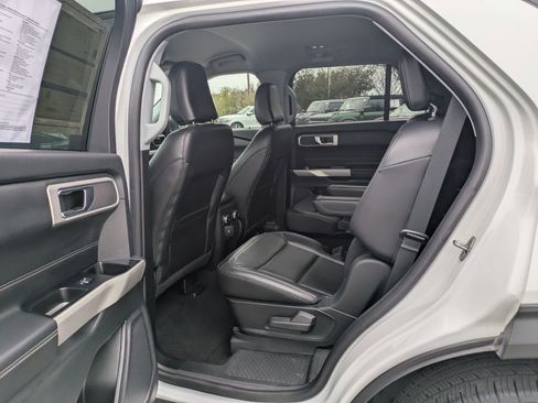 Used 2021 Ford Explorer XLT w/ Equipment Group 202A image 27