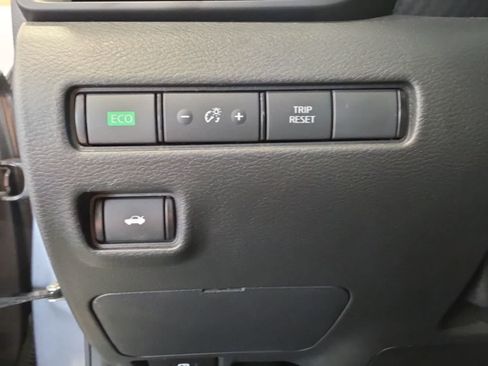 Used 2025 Nissan Sentra S FWD image 17