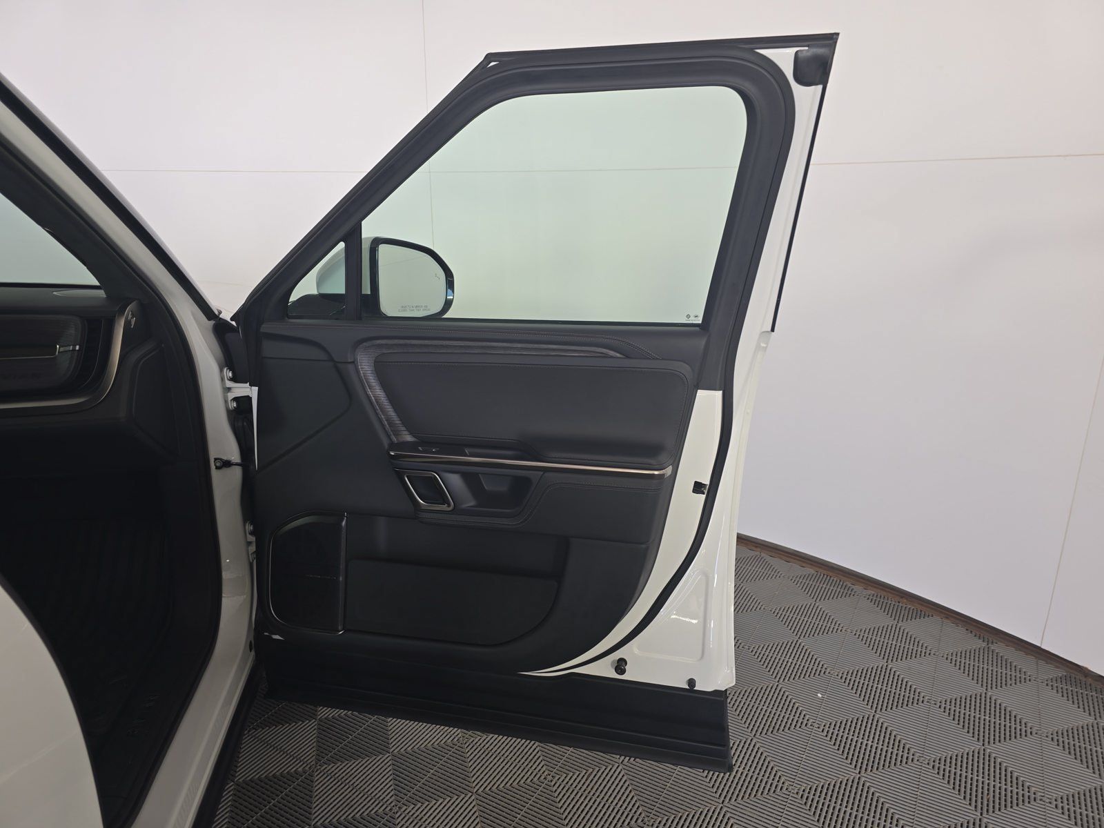 Used 2022 Rivian R1S Launch Edition Quad AWD/4WD image 18
