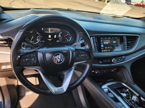 Used 2023 Buick Enclave Premium image 2