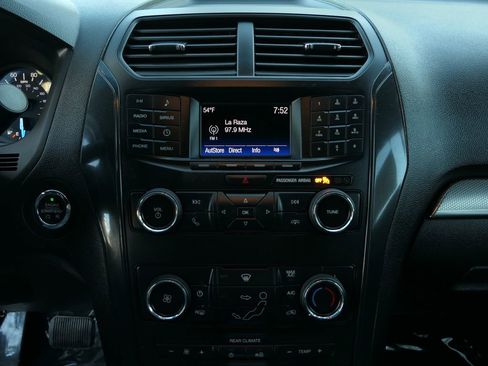 Used 2018 Ford Explorer XLT image 20