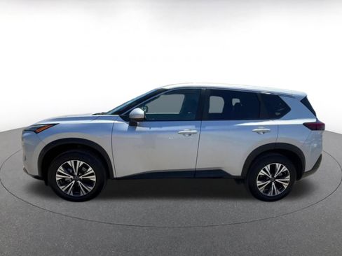 Used 2023 Nissan Rogue SV image 9