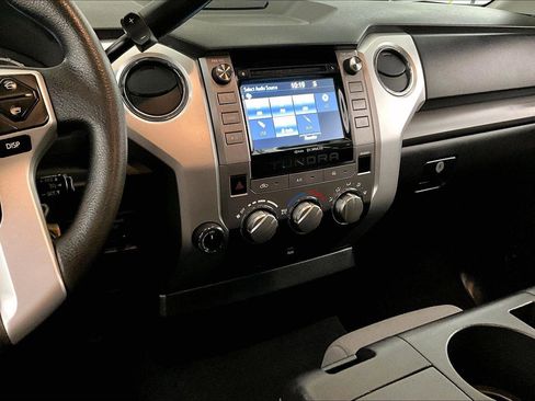 Used 2016 Toyota Tundra SR5 image 7