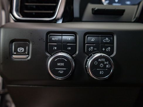 Used 2023 GMC Sierra 1500 Denali Ultimate image 17