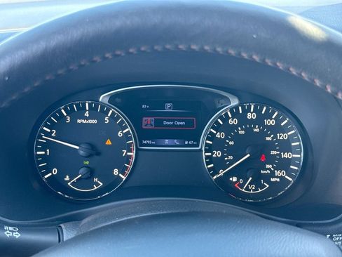 Used 2020 Nissan Pathfinder SL FWD image 18