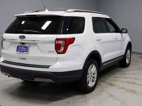Certified 2019 Ford Explorer XLT w/ Equipment Group 202A AWD/4WD image 11