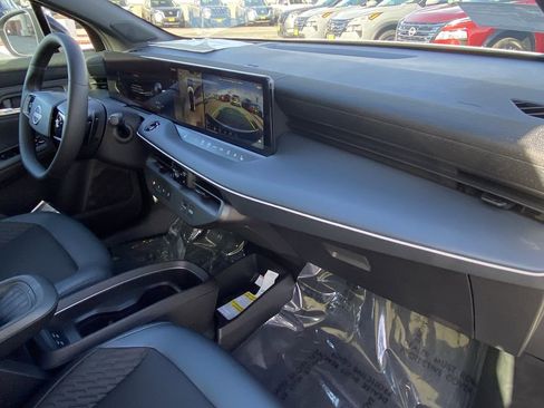 New 2026 Nissan Leaf Platinum+ w/ Cargo Package (Platinum+) image 8