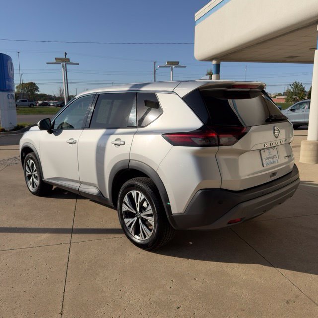 Used 2021 Nissan Rogue SV AWD/4WD image 3