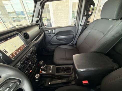 Used 2023 Jeep Gladiator Sport AWD/4WD image 30
