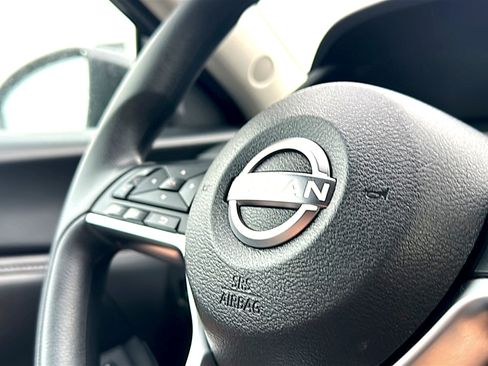 Used 2024 Nissan Sentra SV FWD image 30