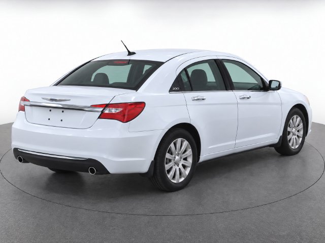 Used 2014 Chrysler 200 Limited FWD image 4