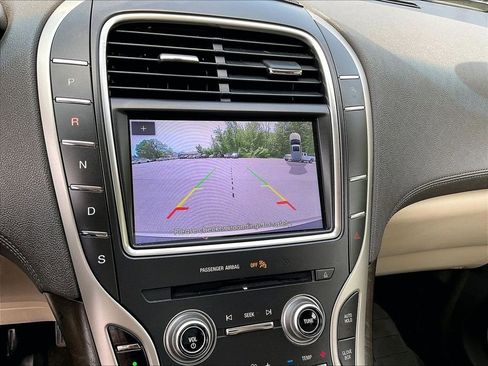 Used 2019 Lincoln Nautilus Reserve AWD/4WD image 16