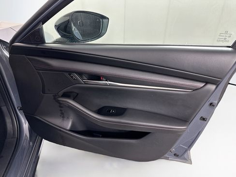 Used 2024 MAZDA MAZDA3 s image 31