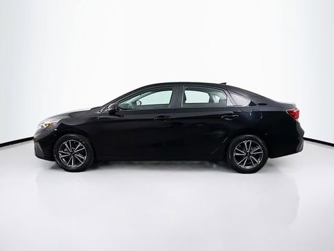 Used 2023 Kia Forte LXS w/ LXS Technology Package image 4