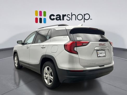 Used 2020 GMC Terrain SLE w/ Driver Convenience Package image 3