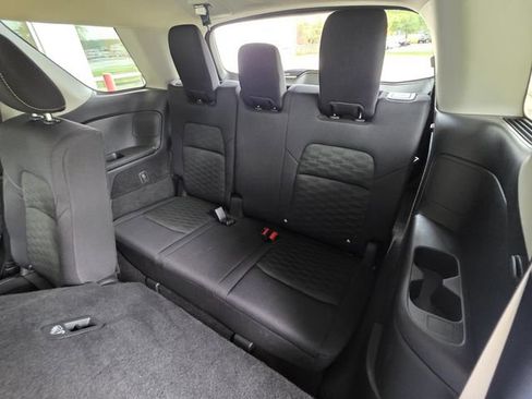 Used 2024 Nissan Pathfinder SV FWD image 14