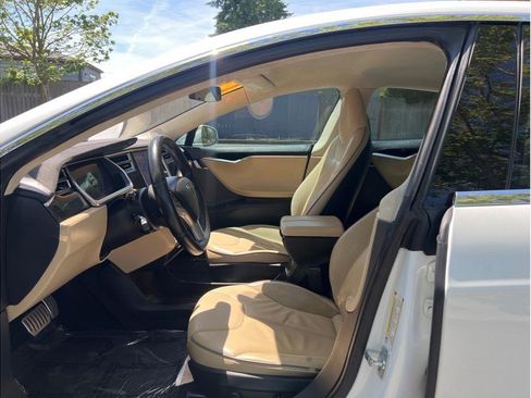 Used 2014 Tesla Model S 85 image 3