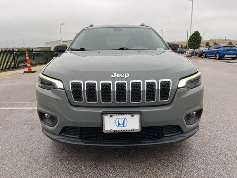 Used 2020 Jeep Cherokee Latitude Plus FWD image 2