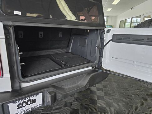 Used 2024 Ford Bronco Wildtrak AWD/4WD image 16