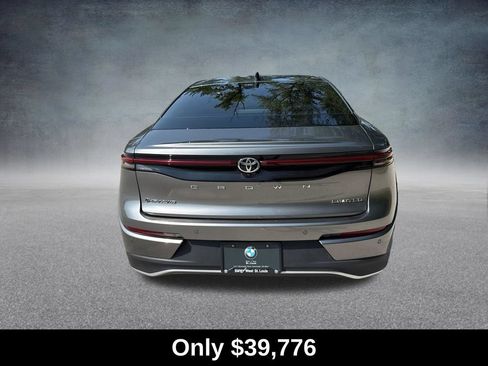 Used 2025 Toyota Crown w/ Advanced Technology Package AWD/4WD image 5
