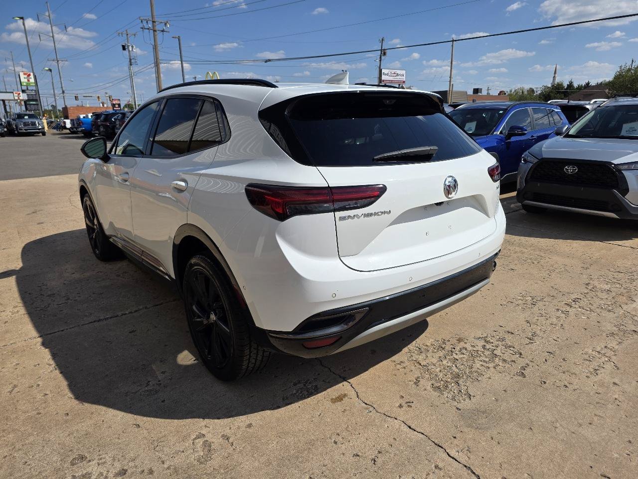 Used 2022 Buick Envision Essence w/ Technology Package II FWD image 6