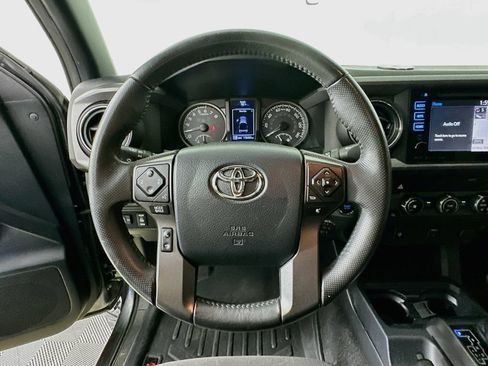 Used 2016 Toyota Tacoma TRD Sport w/ Towing Package RWD image 13