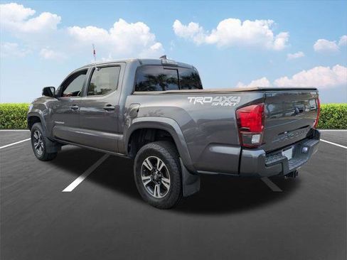 Certified 2018 Toyota Tacoma TRD Sport image 6