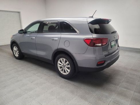 Used 2020 Kia Sorento LX image 3
