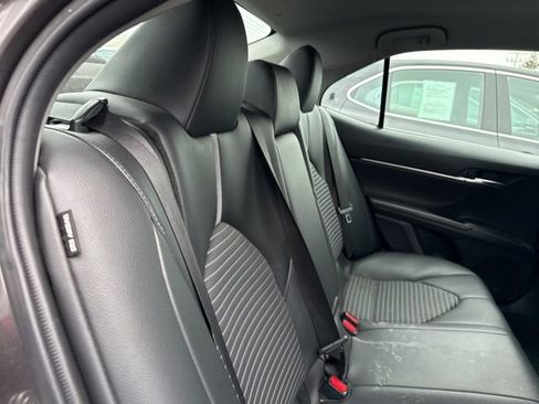 Used 2022 Toyota Camry SE image 29