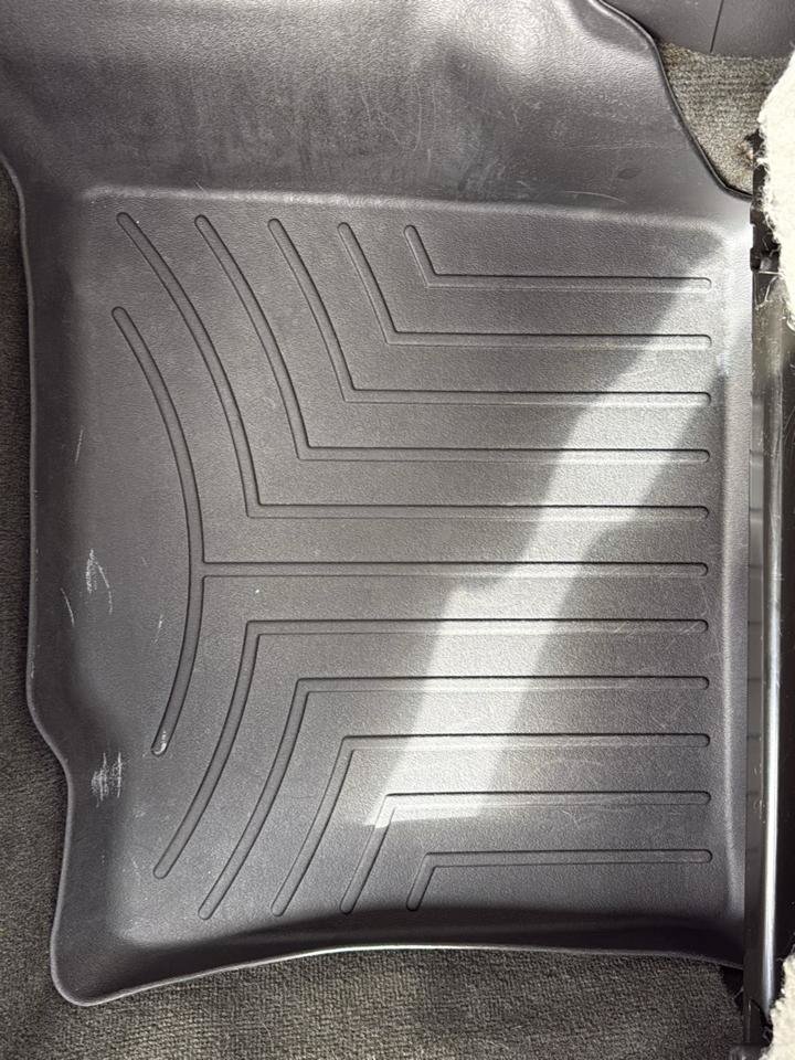 Used 2014 Ford Explorer XLT w/ Equipment Group 202A FWD image 18