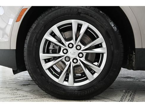 Used 2023 Cadillac XT5 Premium Luxury image 8