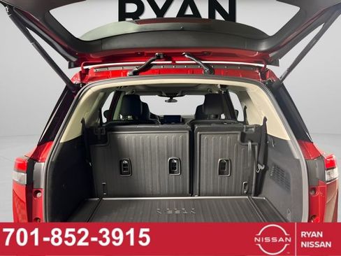 New 2025 Nissan Pathfinder Platinum image 7