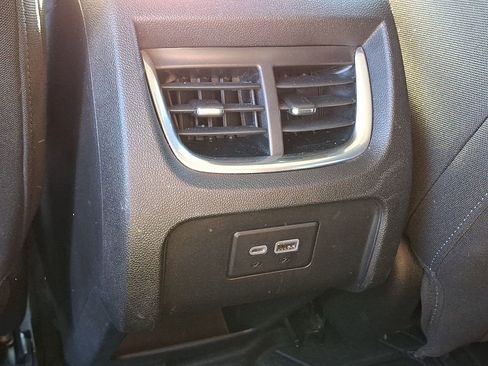 Used 2019 Chevrolet Blazer LT image 11