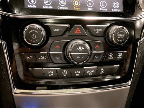 Used 2020 Jeep Grand Cherokee Limited w/ Luxury Group II AWD/4WD image 15