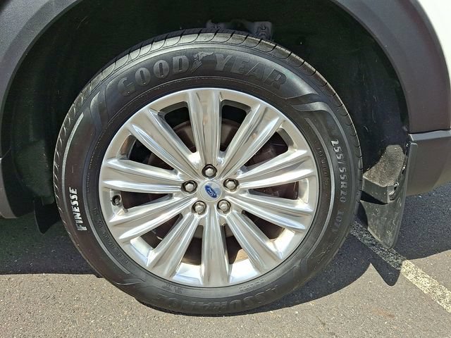 Used 2021 Ford Explorer Limited w/ Hybrid Equipment Group 310A AWD/4WD image 32