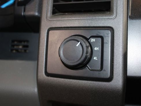 Used 2019 Ford F250 XL w/ STX Appearance Package image 27