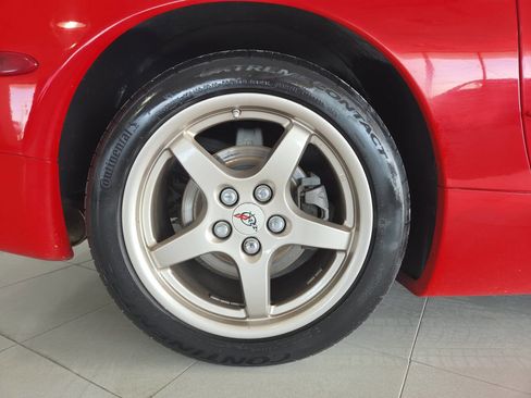 Used 2003 Chevrolet Corvette Coupe w/ Preferred Equipment Group RWD image 10