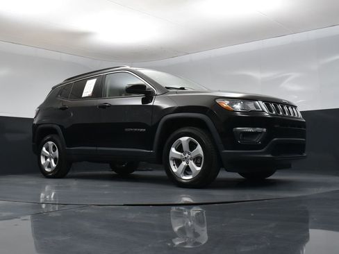 Used 2021 Jeep Compass Latitude w/ Convenience Group AWD/4WD image 28