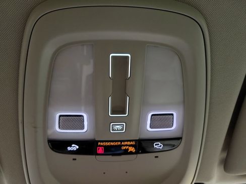 Used 2023 Volvo XC60 B5 Plus FWD image 21