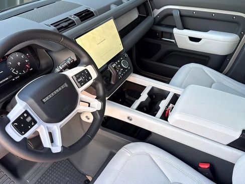 New 2026 Land Rover Defender 110 S image 4