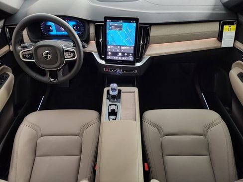 New 2026 Volvo XC90 B6 Plus w/ Protection Package Premier image 4