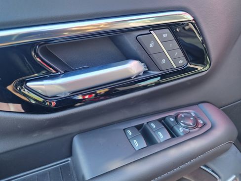 New 2026 Chevrolet Suburban LT w/ Comfort Package image 25