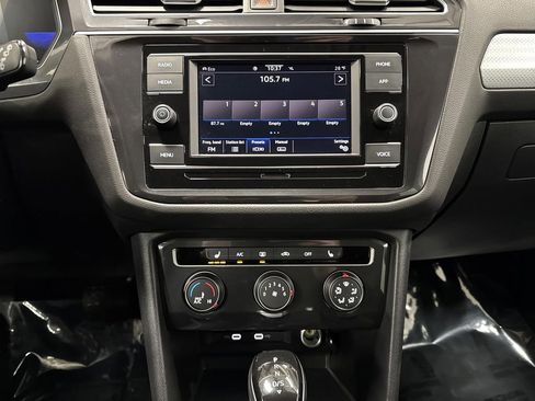 Used 2024 Volkswagen Tiguan S image 8