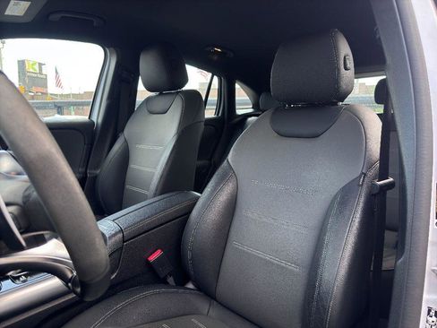 Used 2022 Mercedes-Benz GLA 35 AMG 4MATIC w/ Multimedia Package Lite image 18