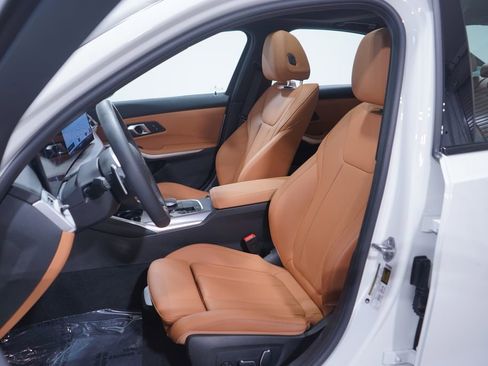 Used 2025 BMW 330i 330i w/ M Sport Package image 7