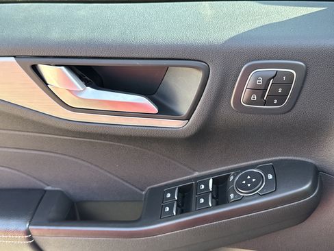 Used 2023 Ford Escape Platinum w/ Premium Technology Package image 58